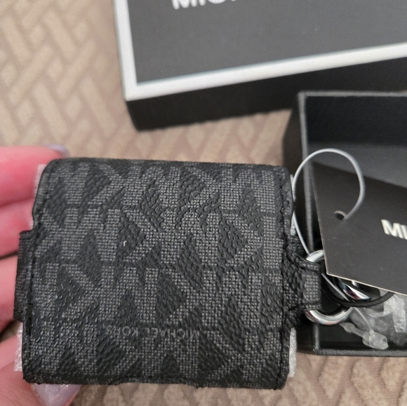 Michael Kors Black Earbud Case - Picture 3 of 4